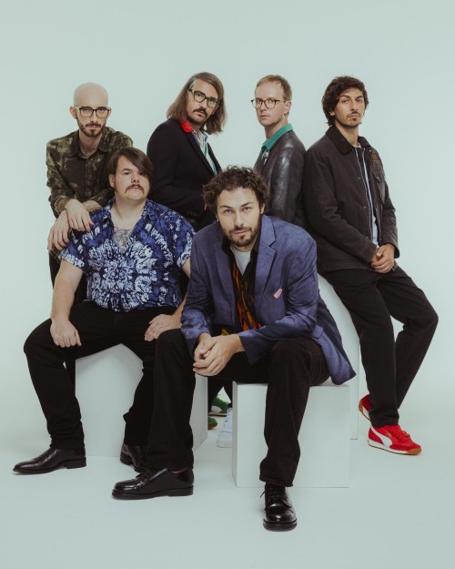 Pinguini Tattici Nucleari dominano le classifiche ...