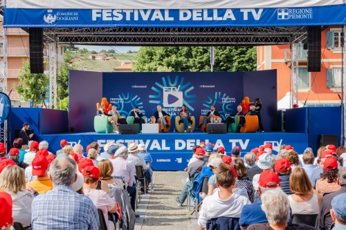 Dogliani celebra quindici anni di Festival della T...