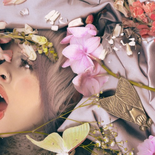 Melanie Martinez — fuori a sorpresa il nuovo sin...